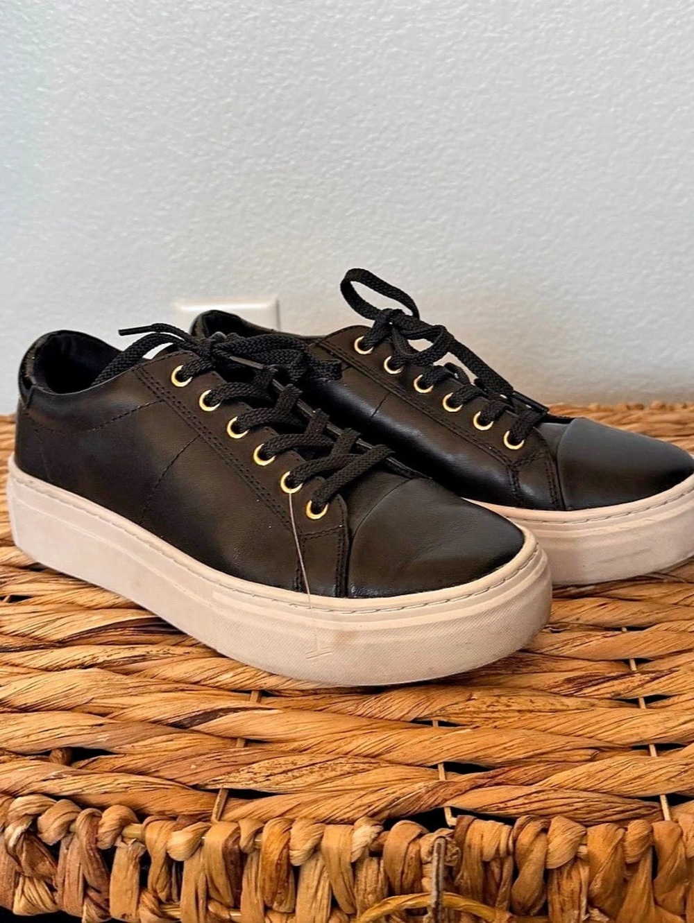 Vagabond Zoe Black Leather Platform Sneakers Gold Eyelets EU 36